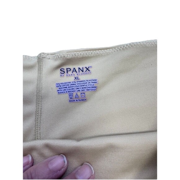 SPANX Women’s Smoothing Mid Thigh Hide & Sleek Shaper Shorts XL Shapewear NWOT - Picture 2 of 3